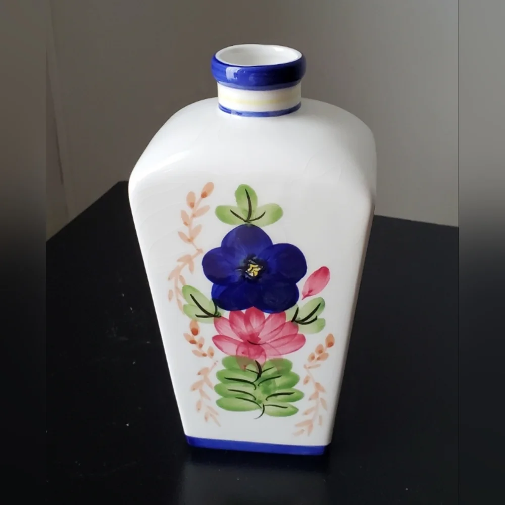 Vintage Cordon Bleu International Vase
